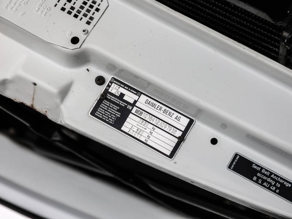 Image 10/43 of Mercedes-Benz 300 SL (1989)