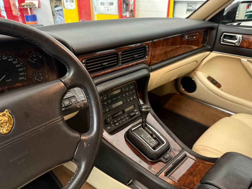 Bild 9/21 von Jaguar XJ 6 4.0 (1996)