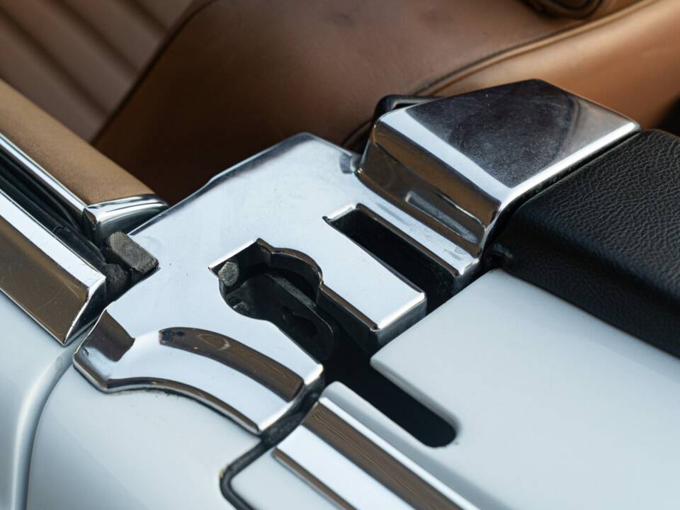 Image 12/50 de Mercedes-Benz 300 SL (1986)