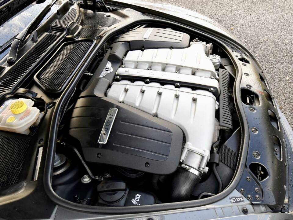 Image 40/50 of Bentley Continental GTC (2011)
