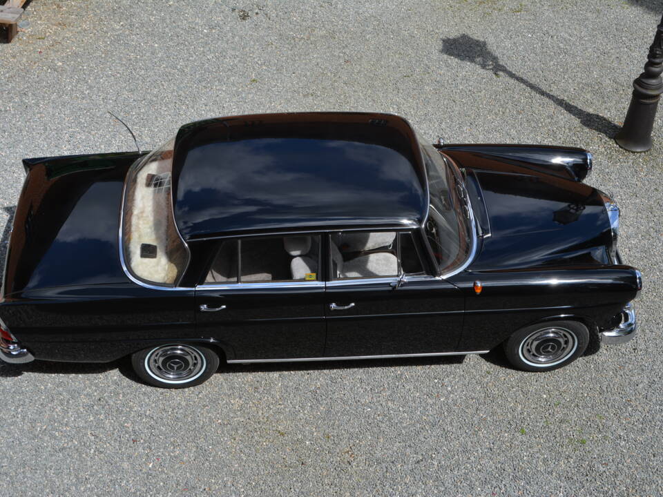 Image 9/15 of Mercedes-Benz 190 c (1964)