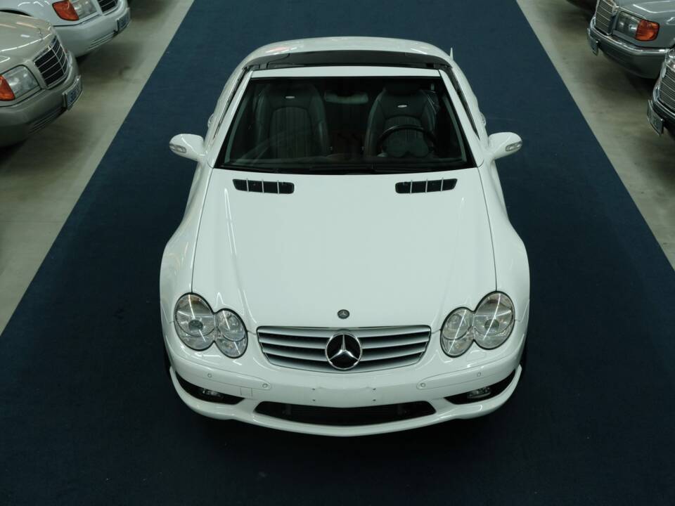 Image 2/50 of Mercedes-Benz SL 55 AMG (2003)