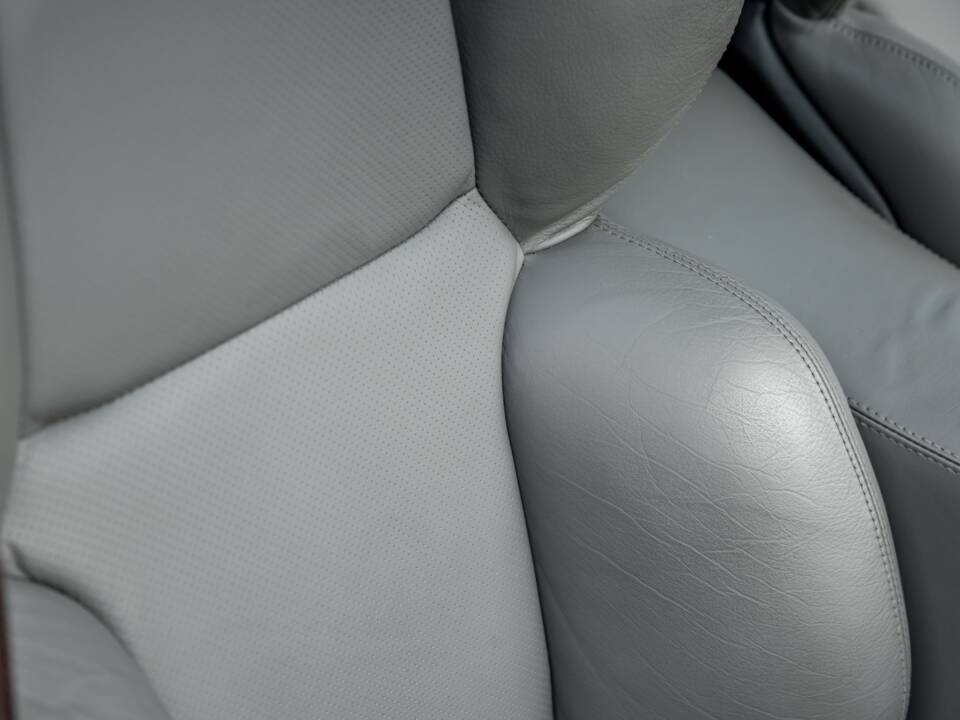 Image 32/60 of Jaguar XJ 220 (1992)