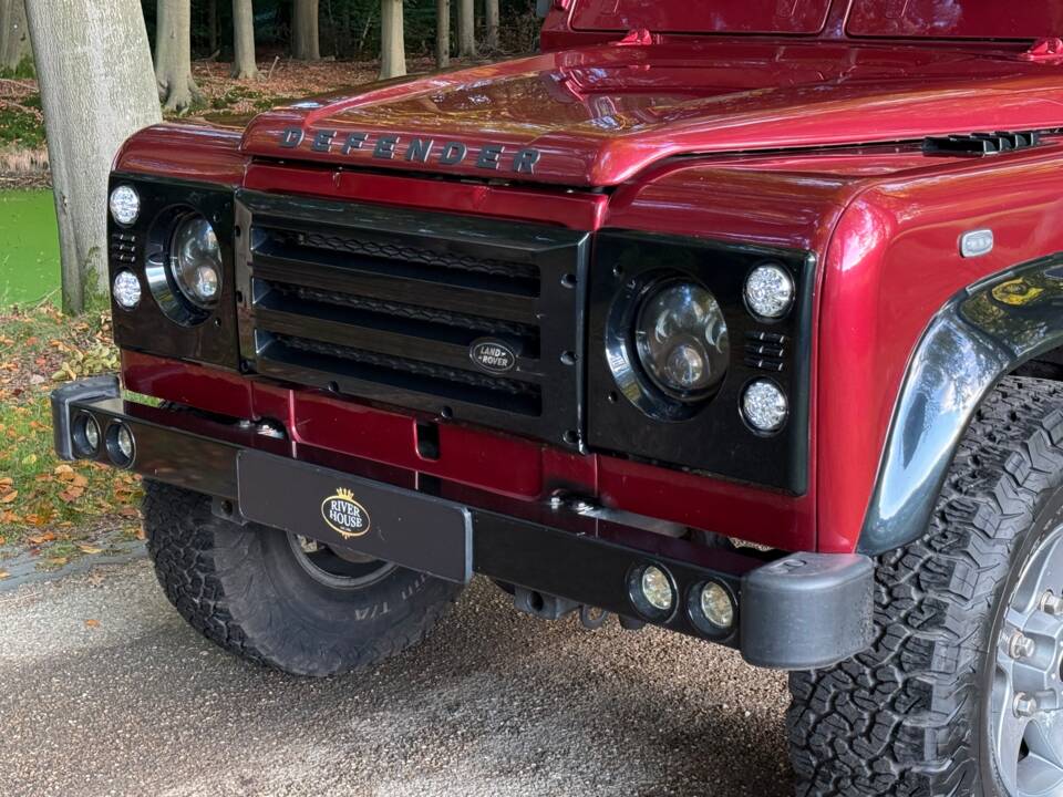 Image 15/16 of Land Rover Defender 130 Td5 Crew Cab (2006)