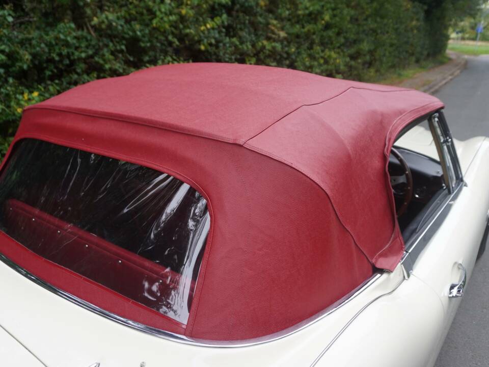 Immagine 14/25 di Austin-Healey 3000 Mk III (BJ8) (1964)