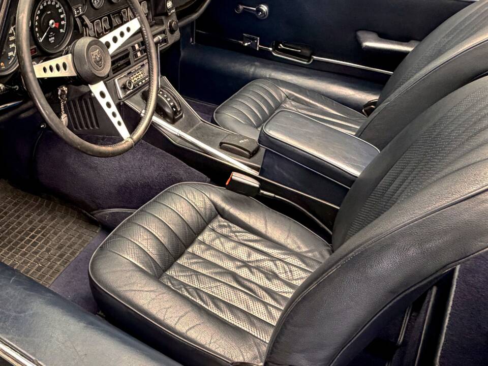 Image 9/18 de Jaguar Type E V12 (1973)