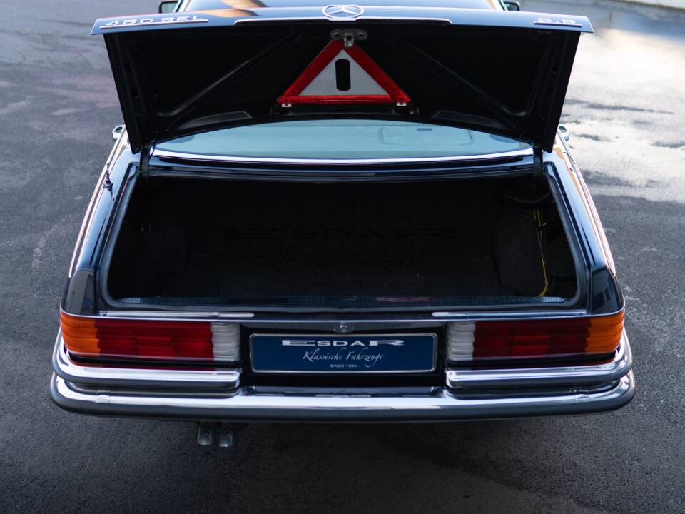 Image 29/30 of Mercedes-Benz 450 SEL 6,9 (1977)