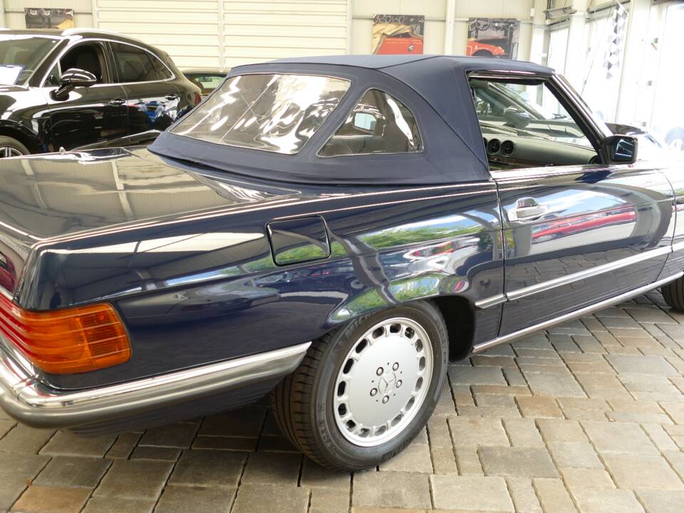 Image 7/22 de Mercedes-Benz 300 SL (1989)