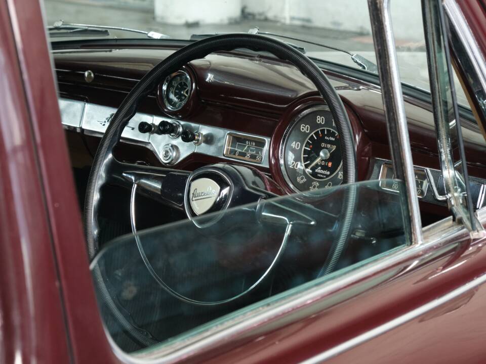 Image 34/50 of Lancia Aurelia B12 (1955)