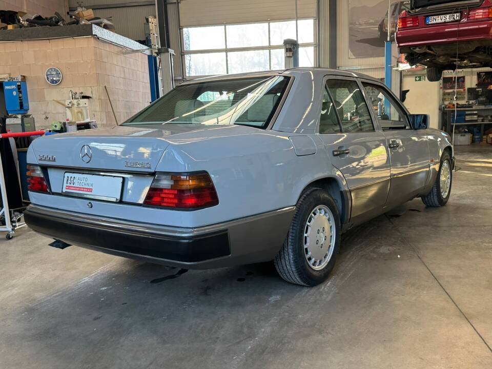 Bild 6/51 von Mercedes-Benz 300 D Turbo (1991)