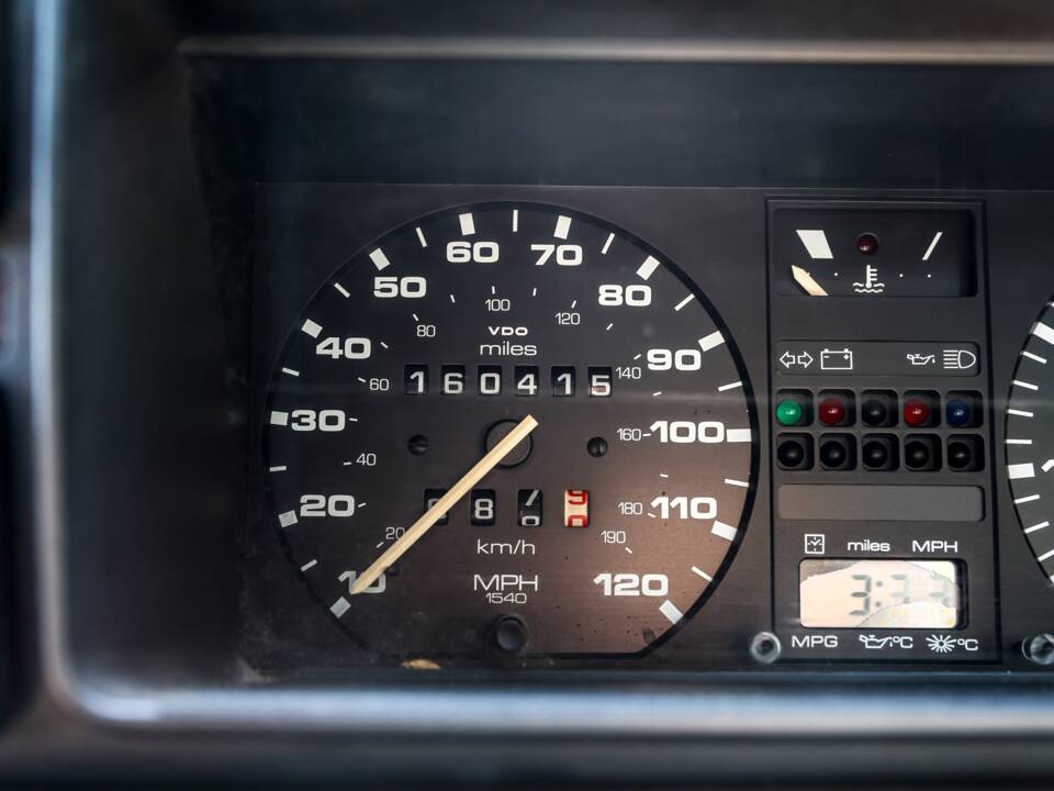 Image 7/26 de Volkswagen Golf Mk II GTi 16V 1.8 (1988)