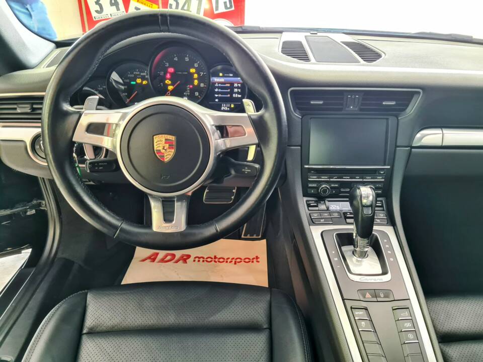 Image 18/21 de Porsche 911 Carrera (2015)