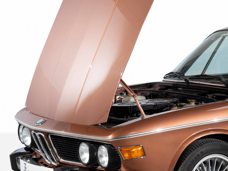 Image 4/41 of BMW 3.0 CS (1975)