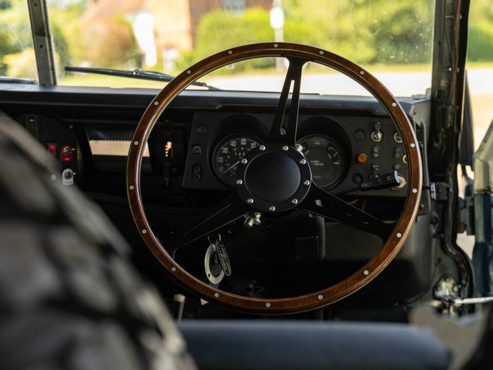 Bild 17/50 von Land Rover 88 (1980)