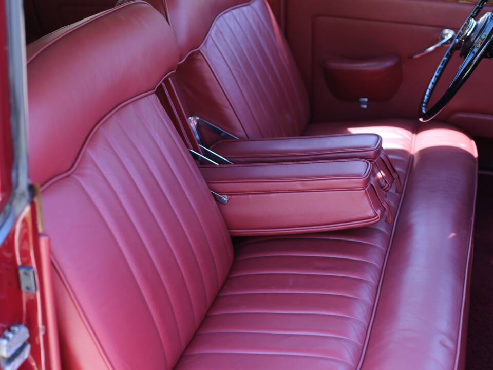 Image 23/81 of Bentley S 1 (1959)