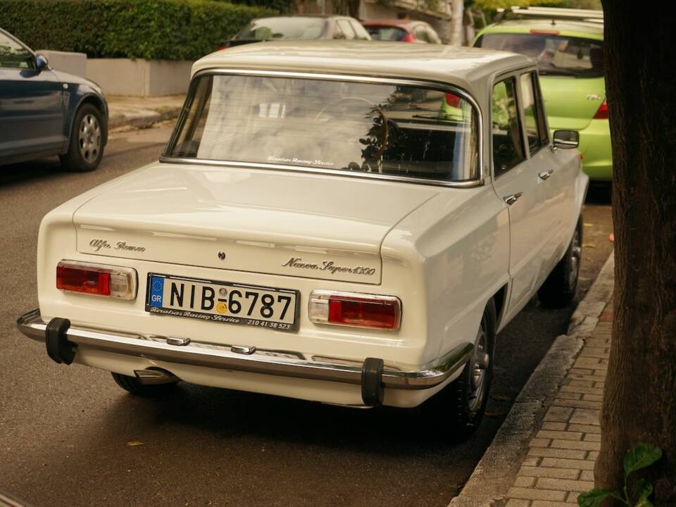 Image 5/100 of Alfa Romeo Giulia Nuova Super 1300 (1977)