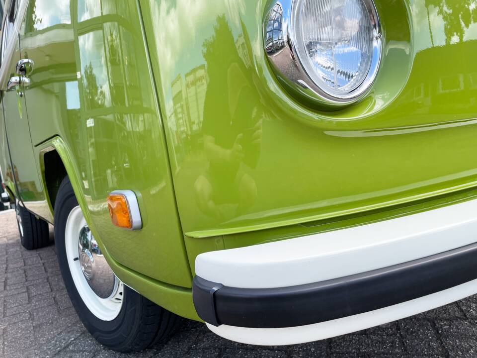 Image 12/73 of Volkswagen T2b Kombi (1978)