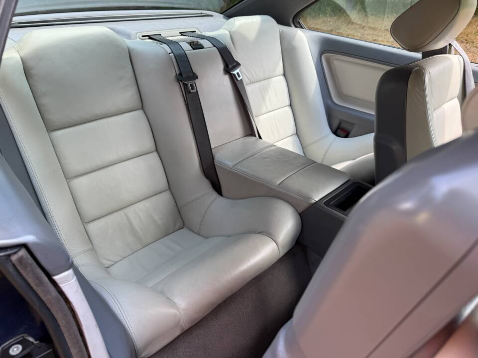 Image 16/22 of BMW 850i (1990)