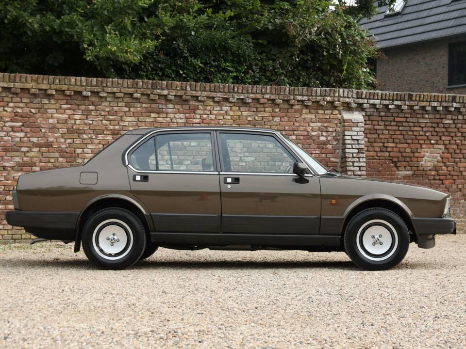 Afbeelding 24/50 van Alfa Romeo Alfetta 2.0 (1984)