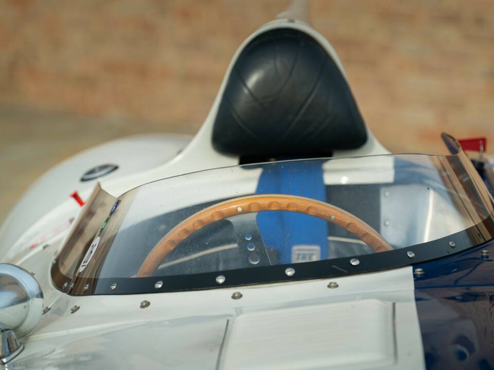 Bild 28/50 von Jaguar D-Type (1977)