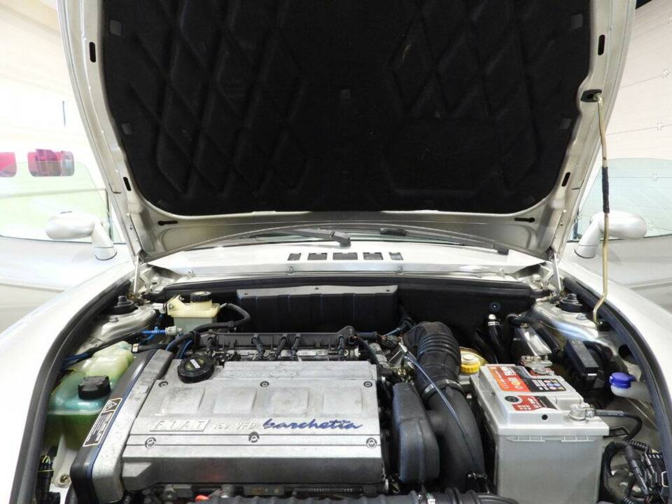 Immagine 11/14 di FIAT Barchetta 1.8 16V (2000)