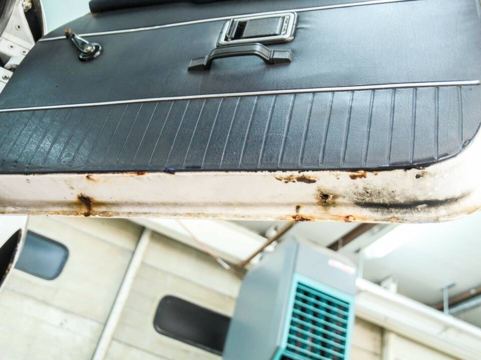 Afbeelding 39/50 van MG MGB GT (1972)