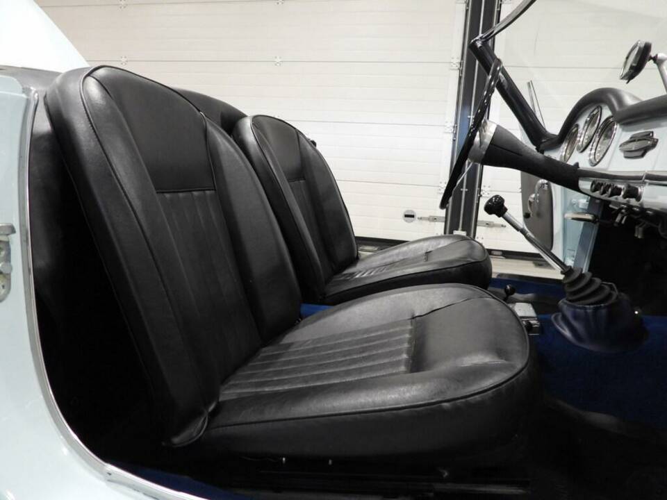 Image 8/15 of Alfa Romeo Giulia 1600 Spider (1963)