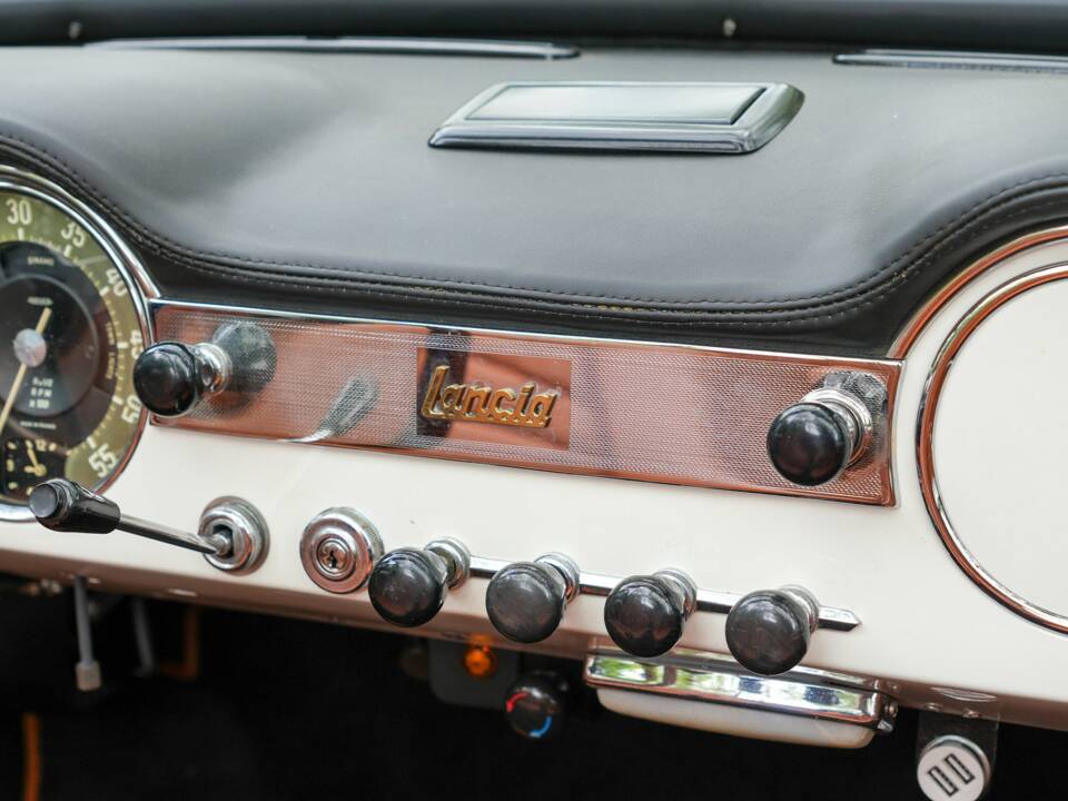 Image 14/41 of Lancia Flaminia GT 3C 2.5 Convertible (1963)