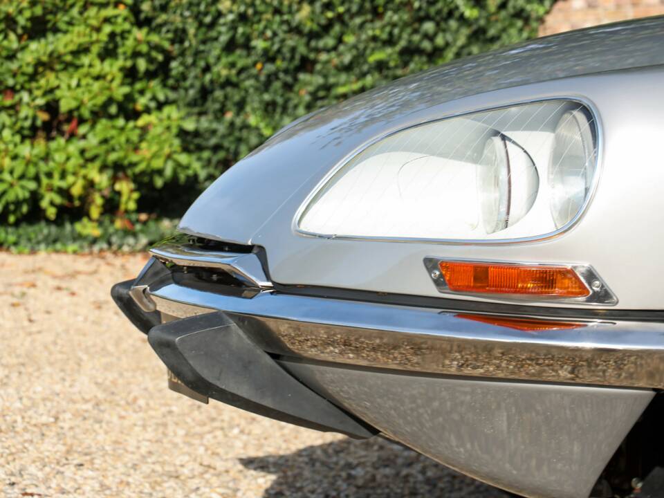 Bild 29/50 von Citroën DS 20 (1974)