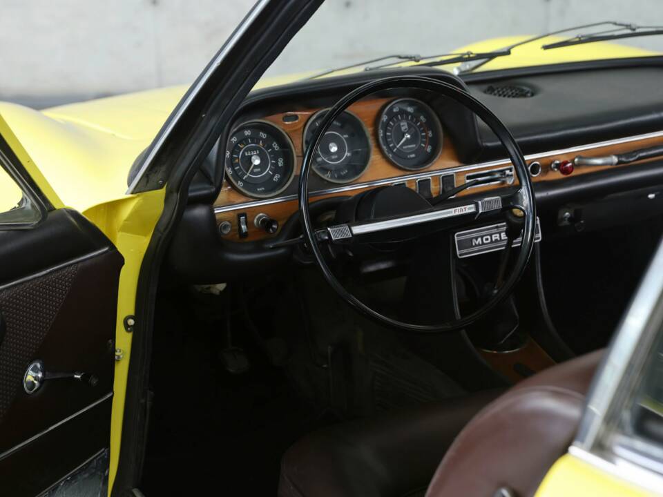 Image 18/48 of Moretti 124 Special GS (1968)