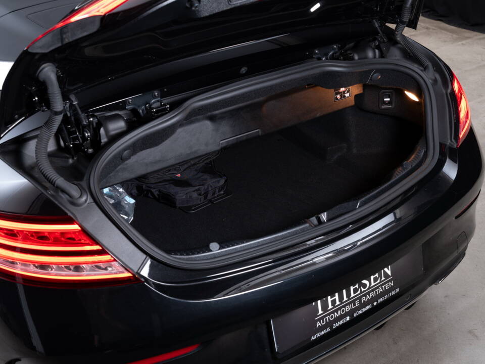 Bild 38/41 von Mercedes-Benz C 300 (2023)