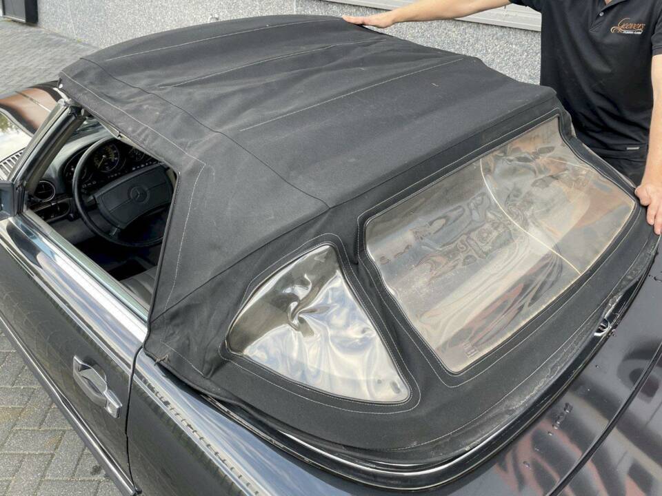 Image 21/36 de Mercedes-Benz 560 SL (1989)
