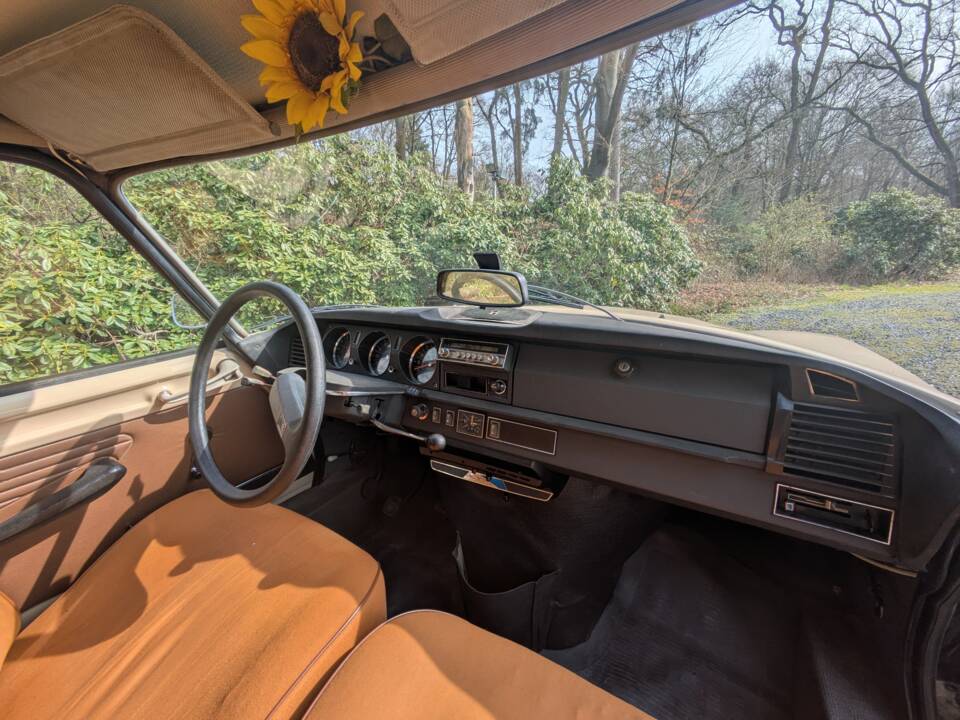 Image 22/31 of Citroën D Spécial (1974)