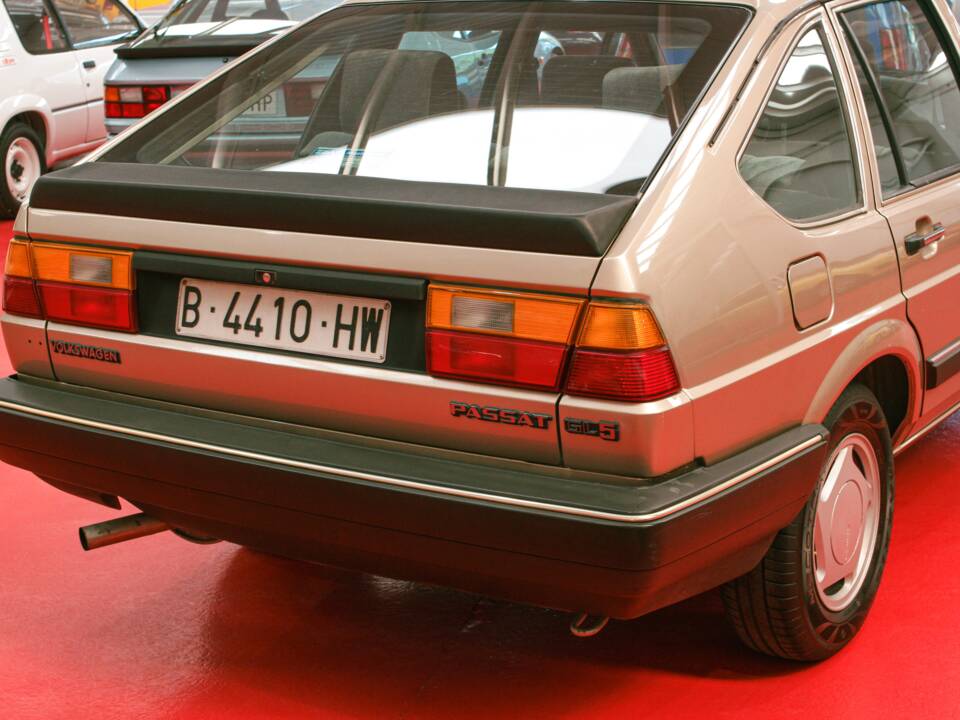 Afbeelding 13/37 van Volkswagen Passat 2.0 (1987)