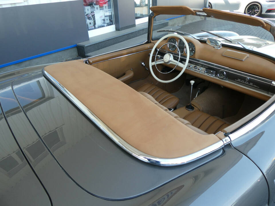 Image 17/29 of Mercedes-Benz 300 SL Roadster (1957)