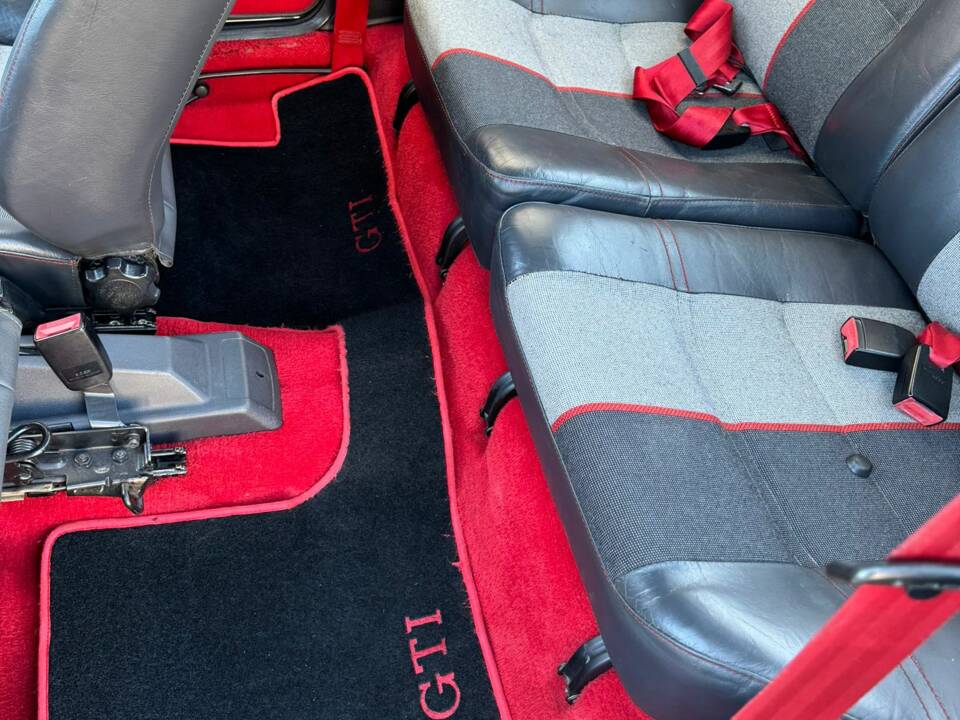 Immagine 6/6 di Peugeot 205 GTi 1.9 (1987)