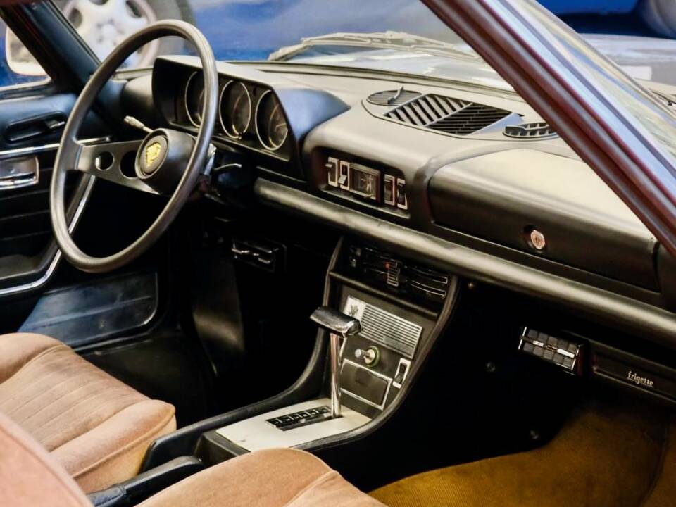 Image 4/12 of Peugeot 504 Coupé (1973)