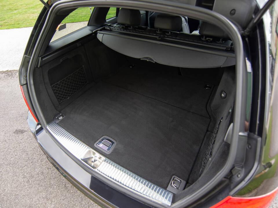 Bild 15/25 von Mercedes-Benz C 63 AMG T (2012)
