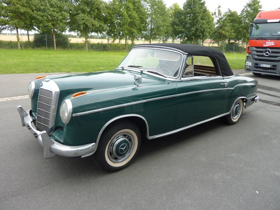 Image 2/17 de Mercedes-Benz 220 S Cabriolet (1956)