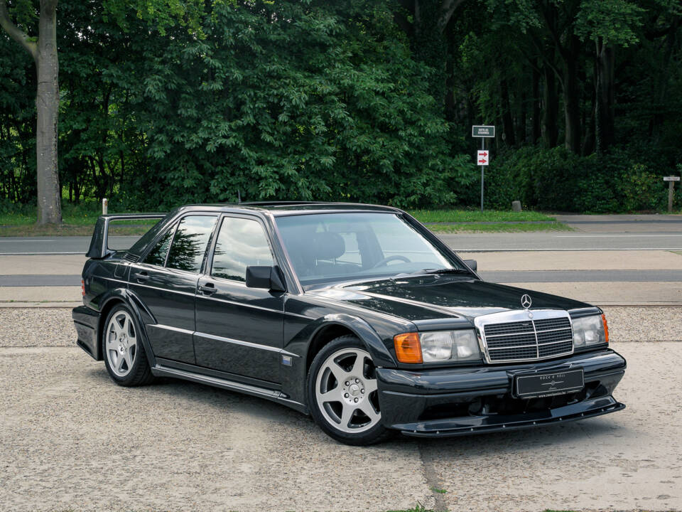 Imagen 6/51 de Mercedes-Benz 190 E 2.5-16 Evolution II (1991)