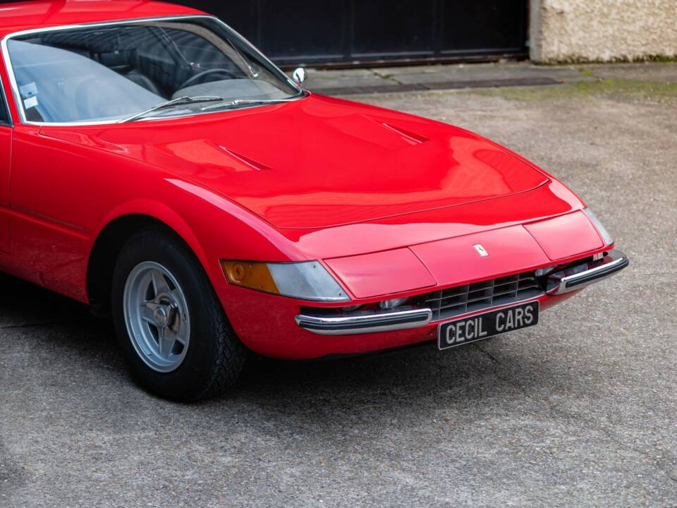 Image 3/50 de Ferrari 365 GTB/4 Daytona (1973)