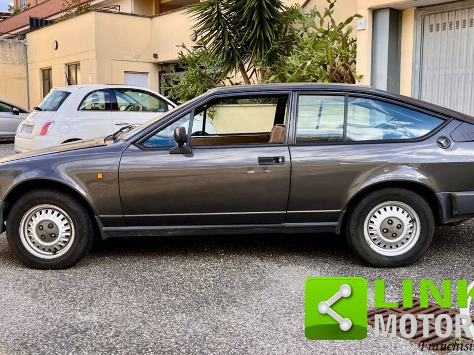 Image 4/10 of Alfa Romeo GTV 2.0 (1981)