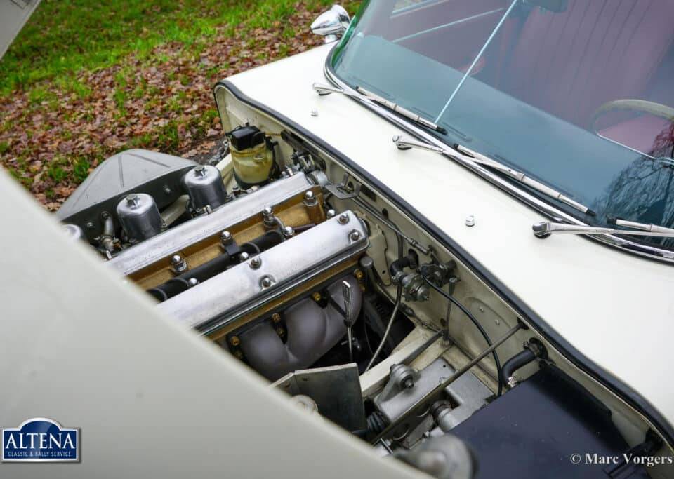 Image 43/45 of Jaguar Type E 4.2 (1966)