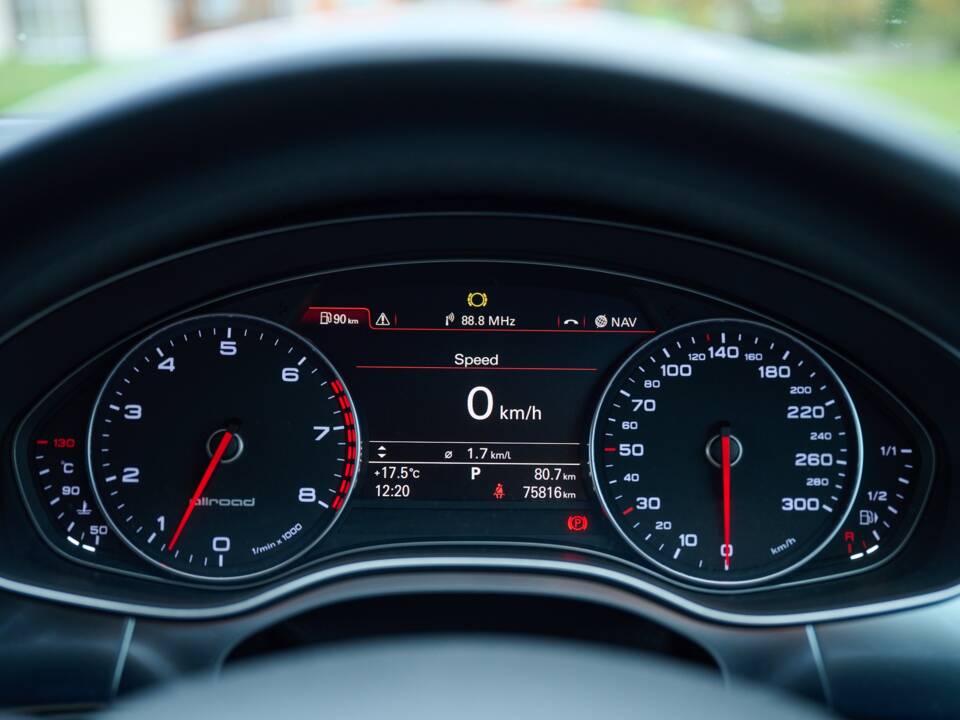 Image 43/50 of Audi A6 3.0 TFSI allroad quattro (2013)