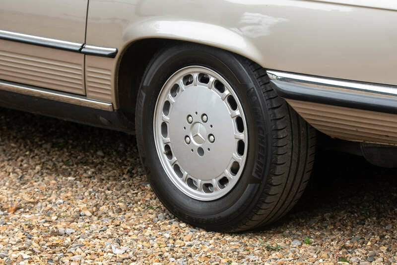 Imagen 22/50 de Mercedes-Benz 300 SL (1989)