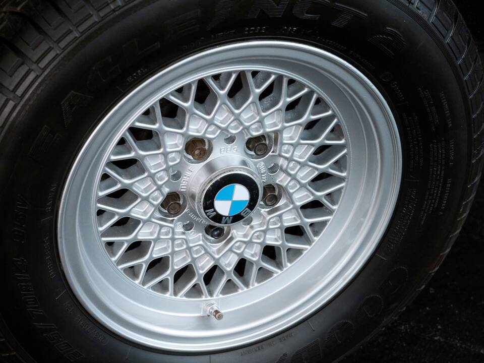 Image 9/50 of BMW 635 CSi (1979)