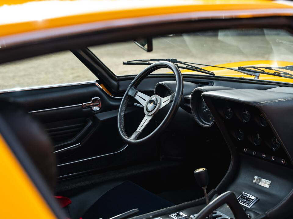 Afbeelding 27/56 van Lamborghini Miura P 400 S (1969)