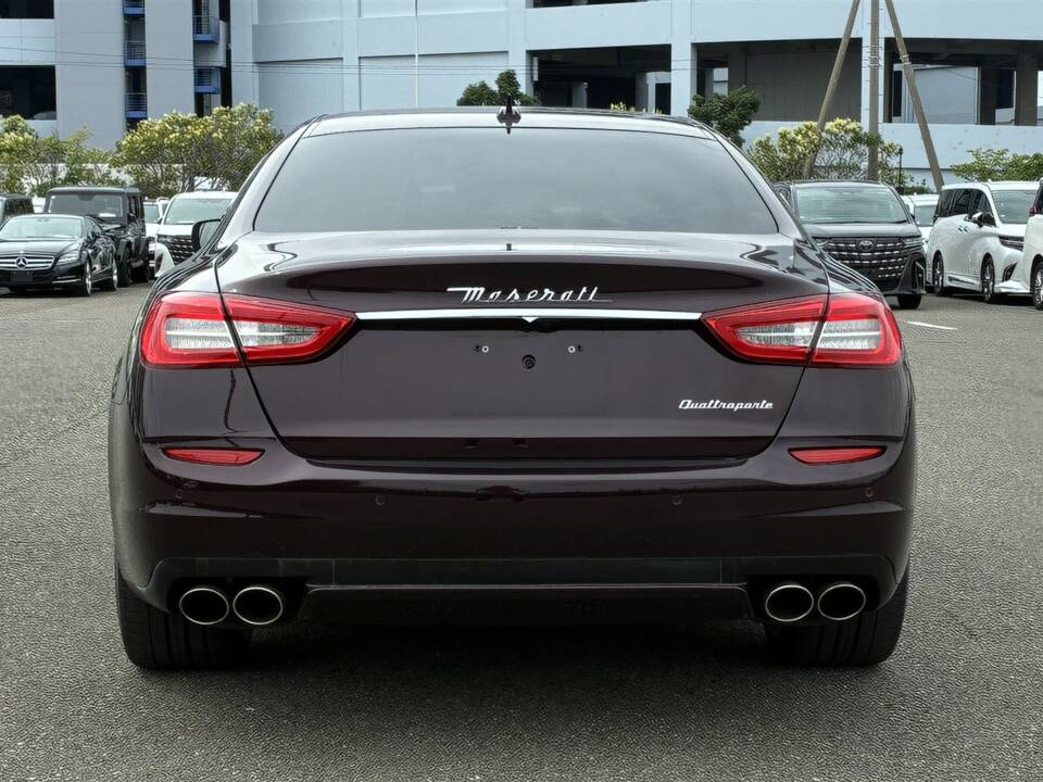 Image 6/56 of Maserati Quattroporte S (2015)