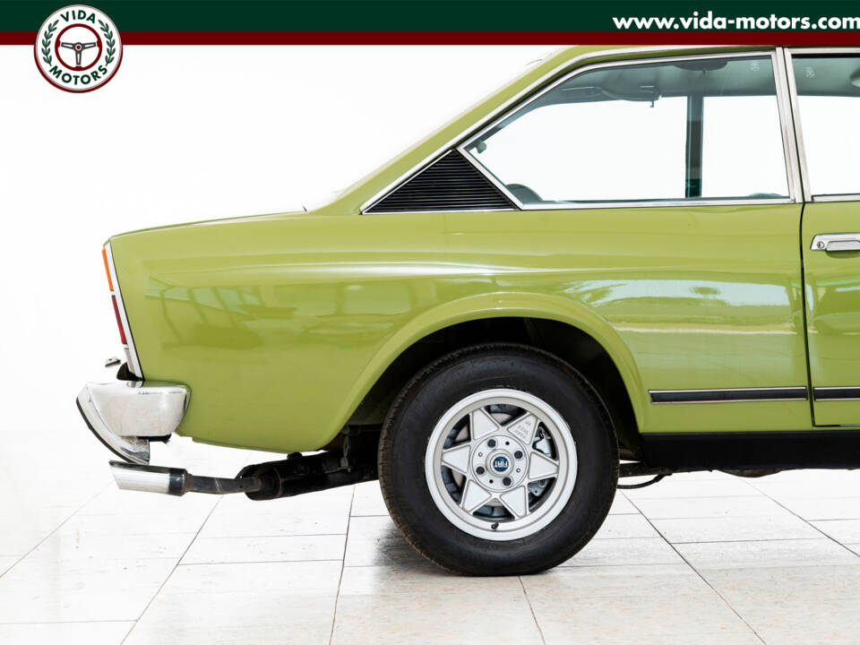 Image 2/17 of FIAT 124 Sport Coupe (1975)