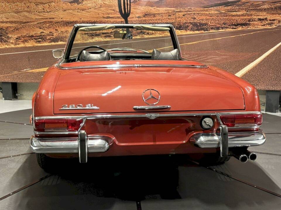 Image 7/35 de Mercedes-Benz 280 SL (1969)